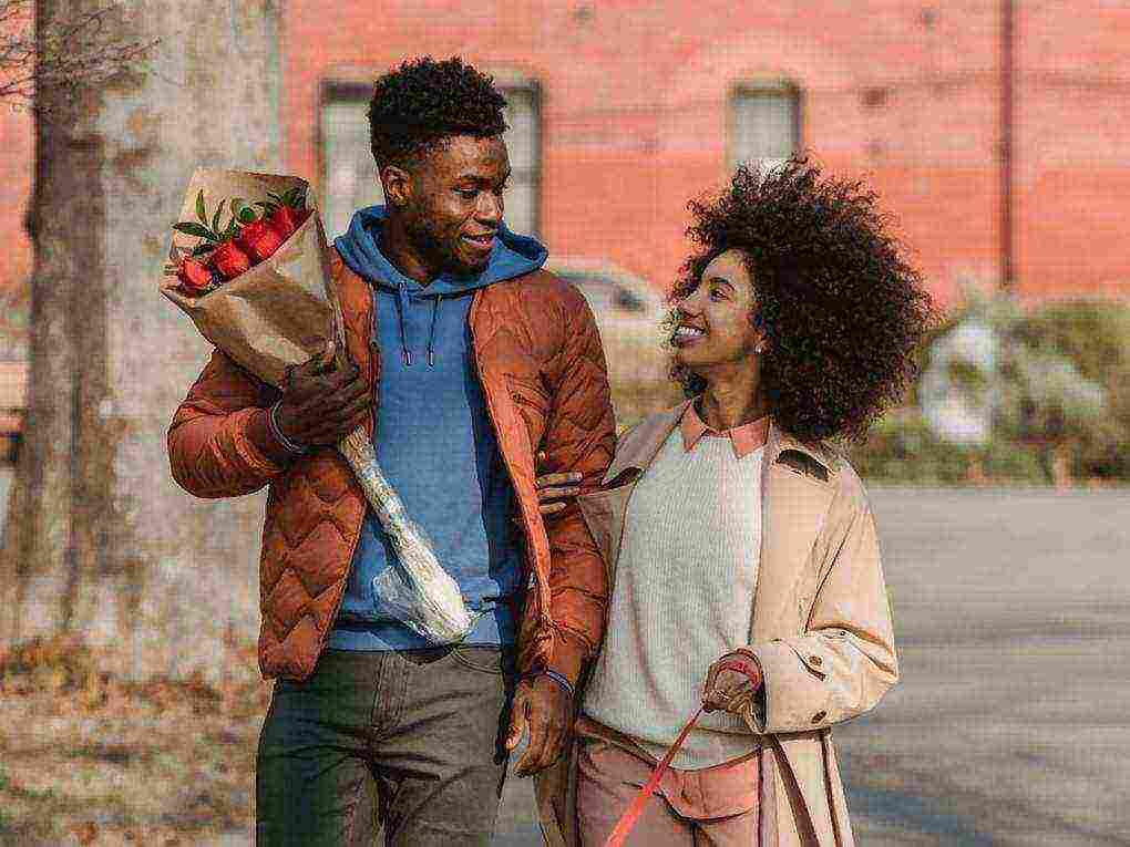 13 Sure Signs Your Guy Friend Likes You Attraction Diary