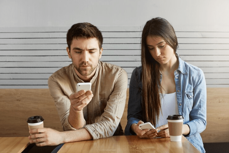 Signs a guy isn't attracted to you