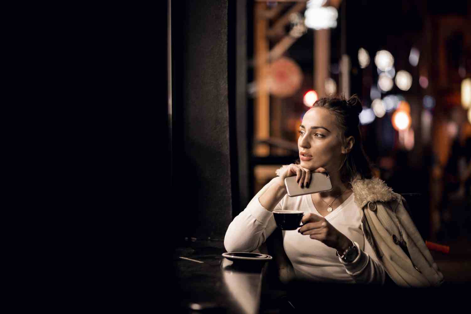 girl with phone night
