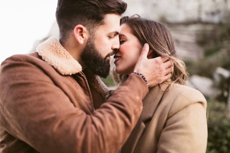 How to Tell He’s Into You After a Kiss