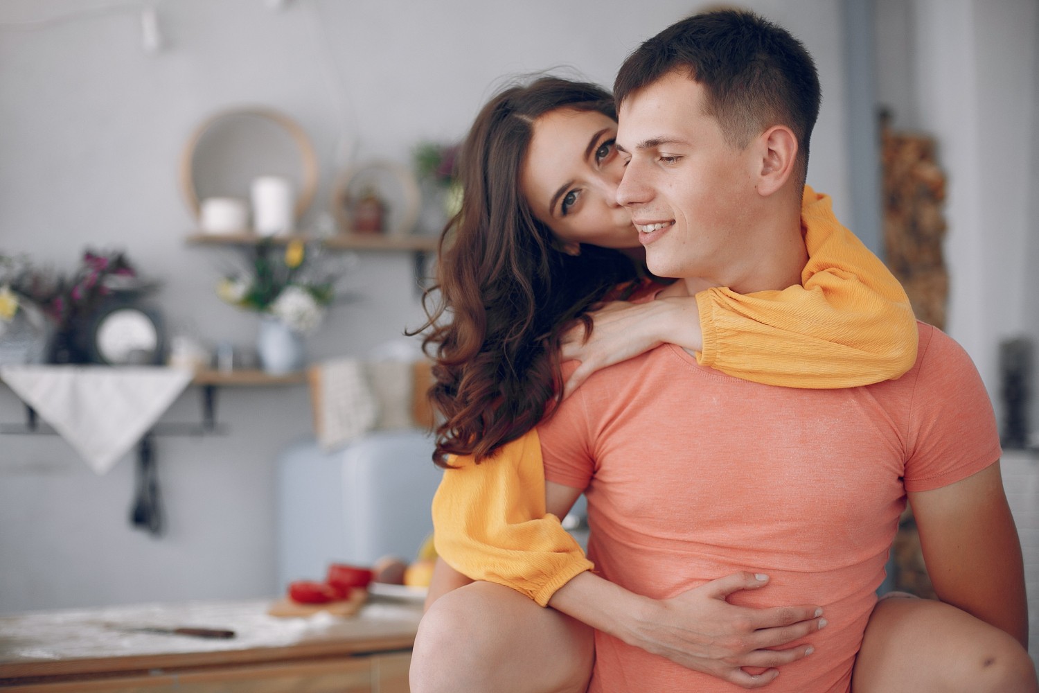 10 Signs She’s Trying To Manipulate You