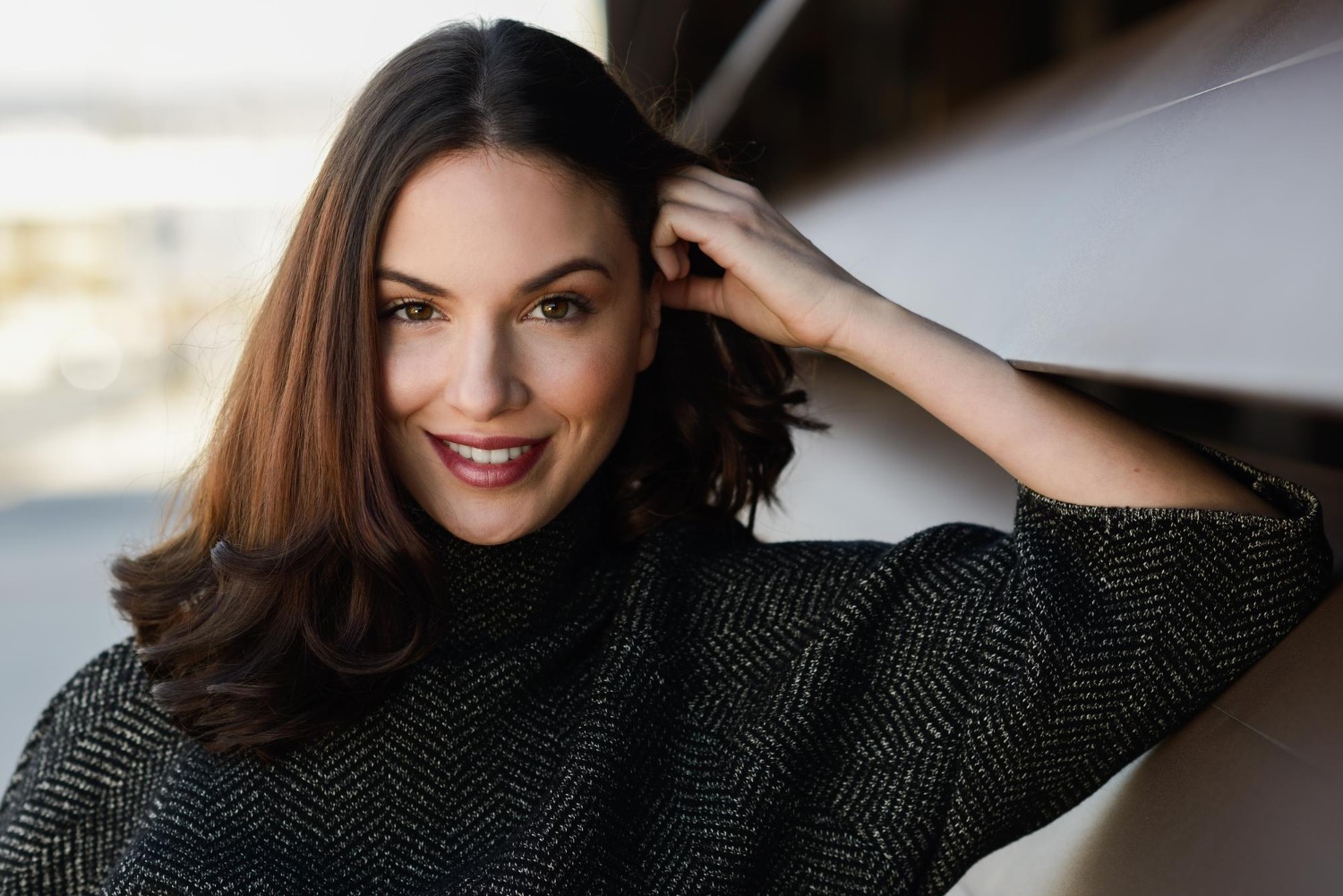 Why Men Can’t Resist Women Who Do These 8 Things