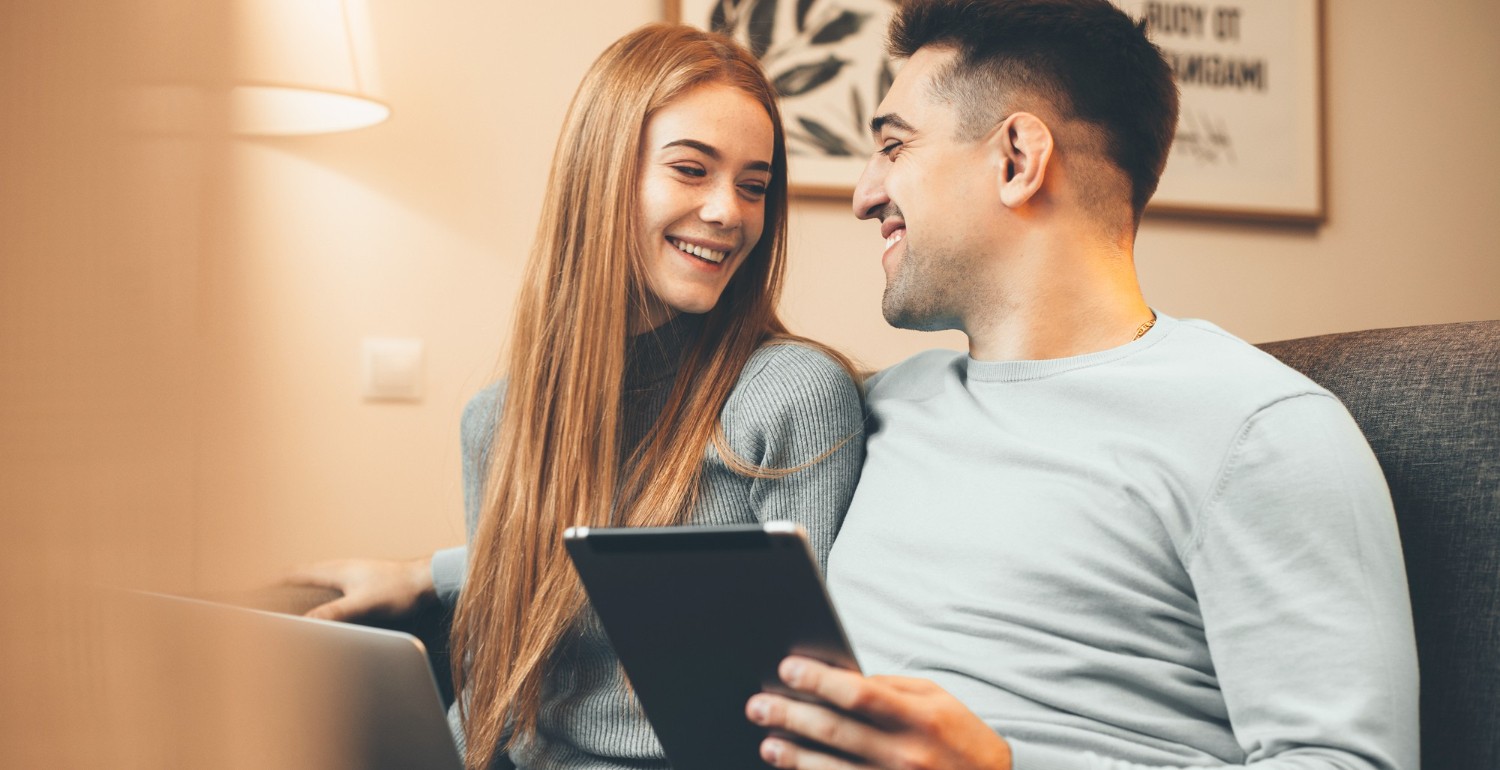 Subtle Behaviors That Might Mean A Woman Is “Micro-Cheating”